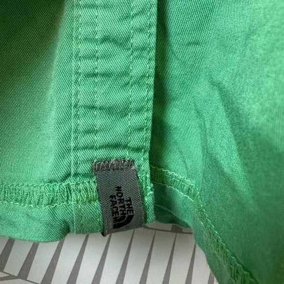 The North Face Women’s Long Sleeve Button Up Shirt‎ Green Large - Picture 3 of 5